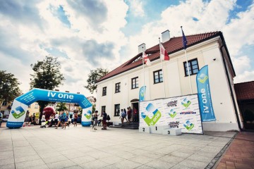 Rectangle gate with 100% printing during the city outdoor event