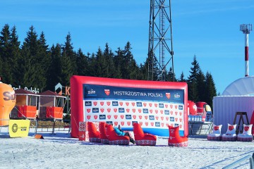 A multifunctional advertising screen that serves as a wall to award ceremony during the Polish Championships.