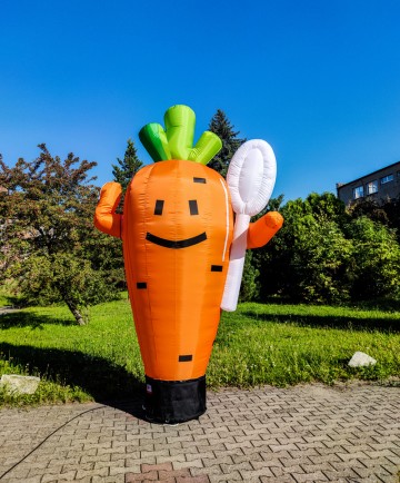 Hello Man as a smiling carrot.