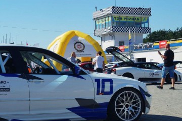 Pneumatic tent (4-legged Spider) during the automotive event.