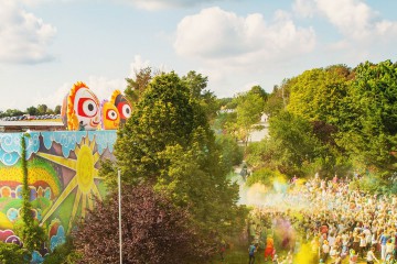 Unusual balloons - Suns, during the Just Love Festival